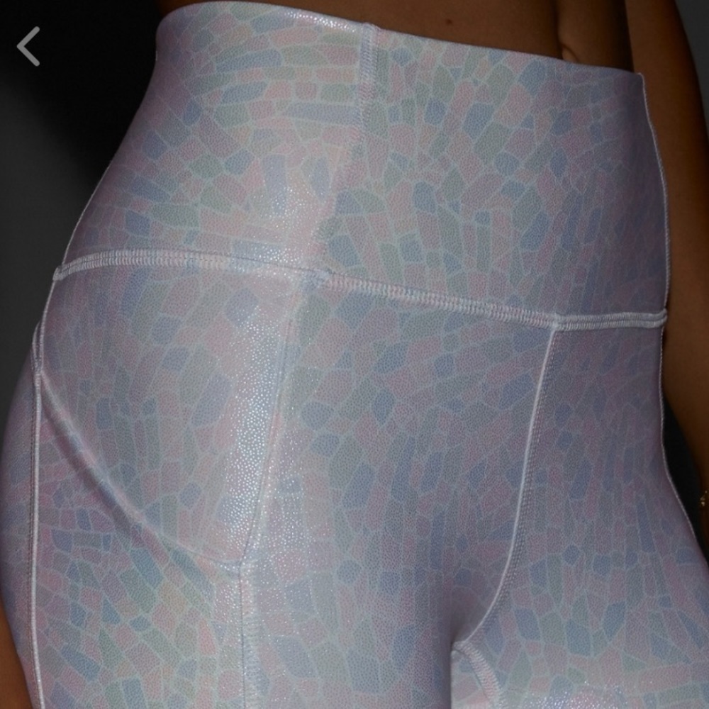 Crystalline Oasis High Waisted Pocket Legging